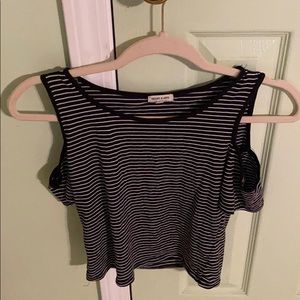 Hanging shoulder tank